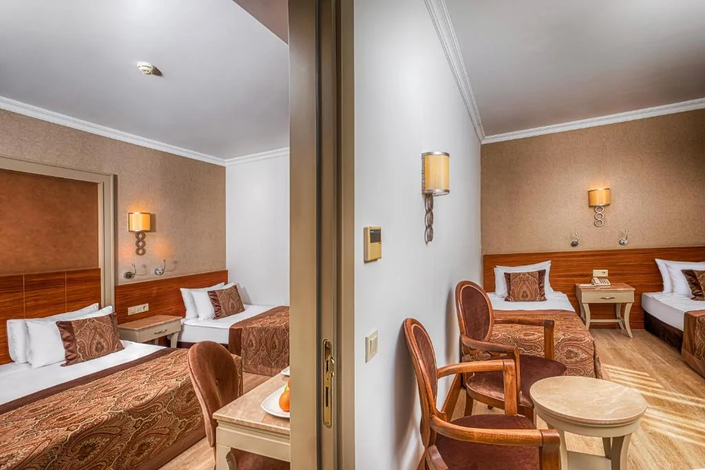 Well Palace Side - Fotoja 10