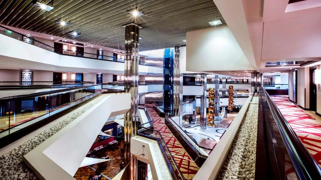 CROWN PLAZA DUBAI - Fotoja 9