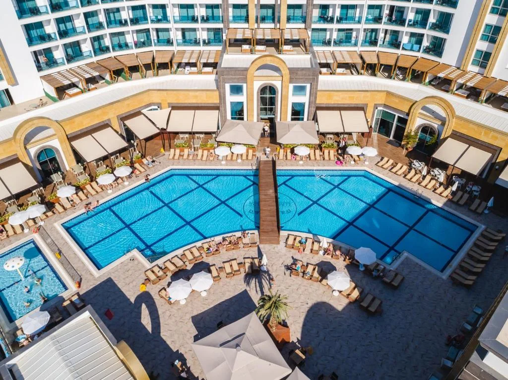 The Lumos Deluxe Resort Hotel&Spa
