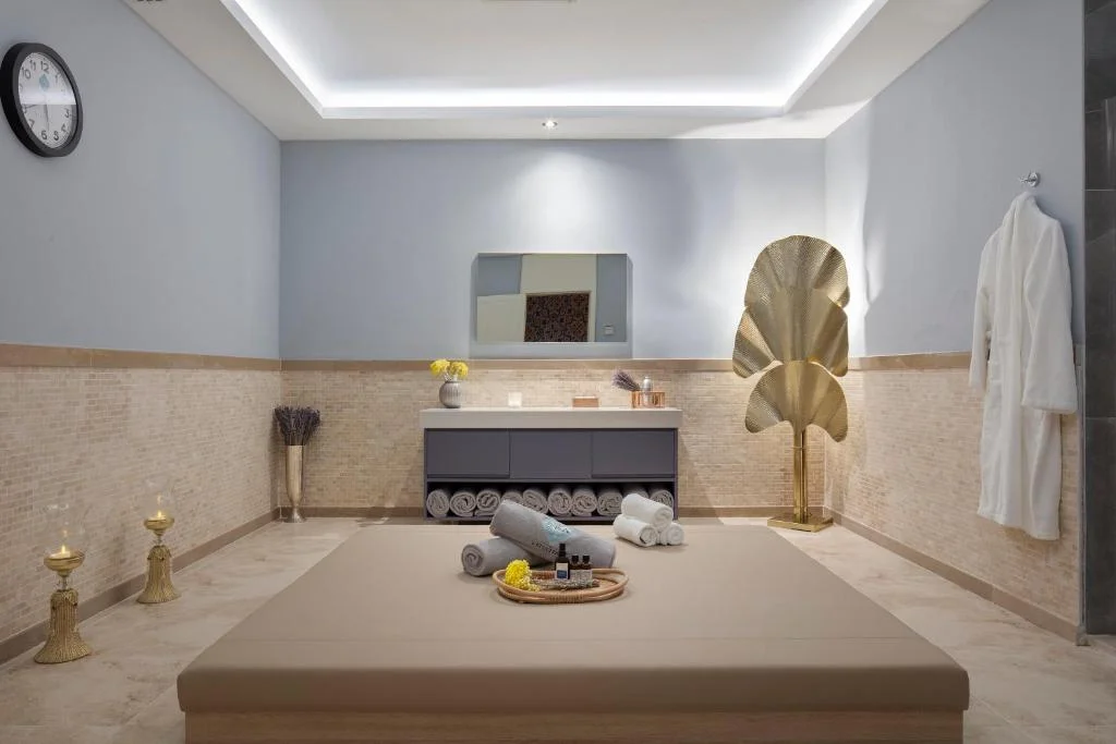 Nirvana Cosmopolitan - Fotoja 2