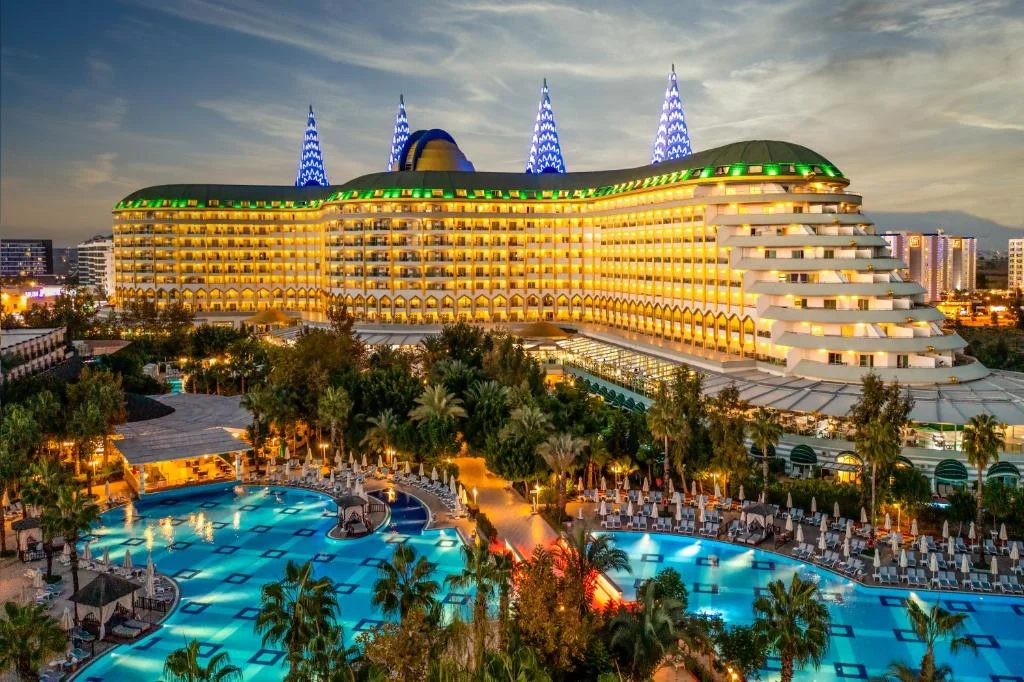 Delphin Imperial Lara - Fotoja 2