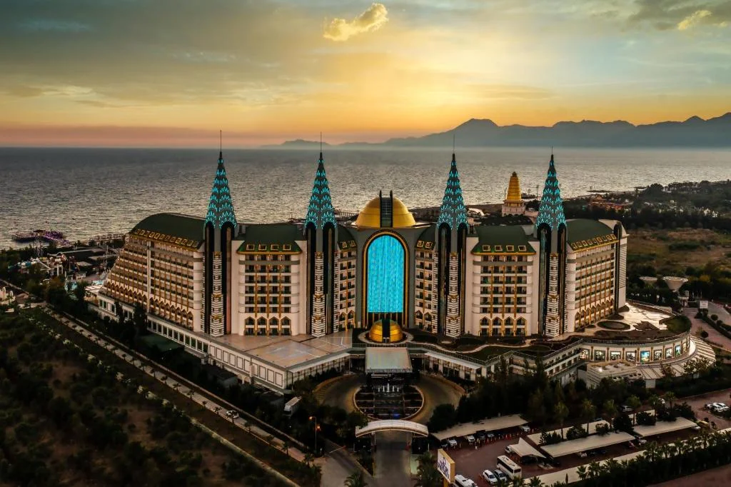 Delphin Imperial Lara - Fotoja 3